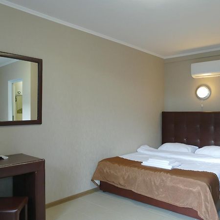 New Athos Astoria Comfort Hotel מראה חיצוני תמונה
