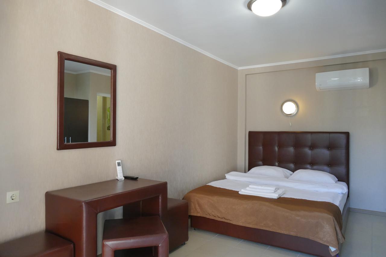 New Athos Astoria Comfort Hotel מראה חיצוני תמונה