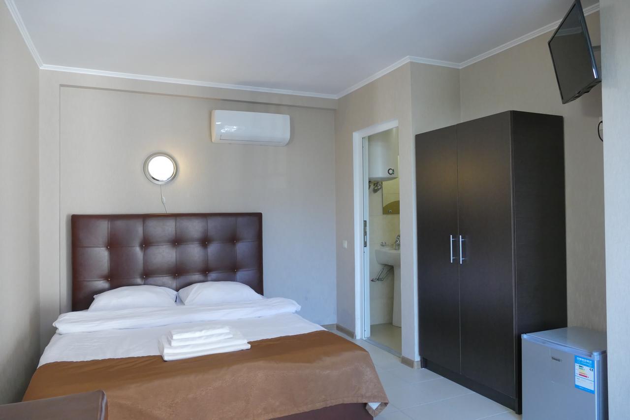 New Athos Astoria Comfort Hotel מראה חיצוני תמונה